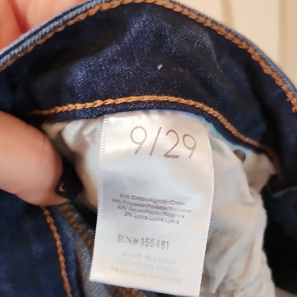 Stylish High Rise Button-Fly Jeans - Picture 12 of 12